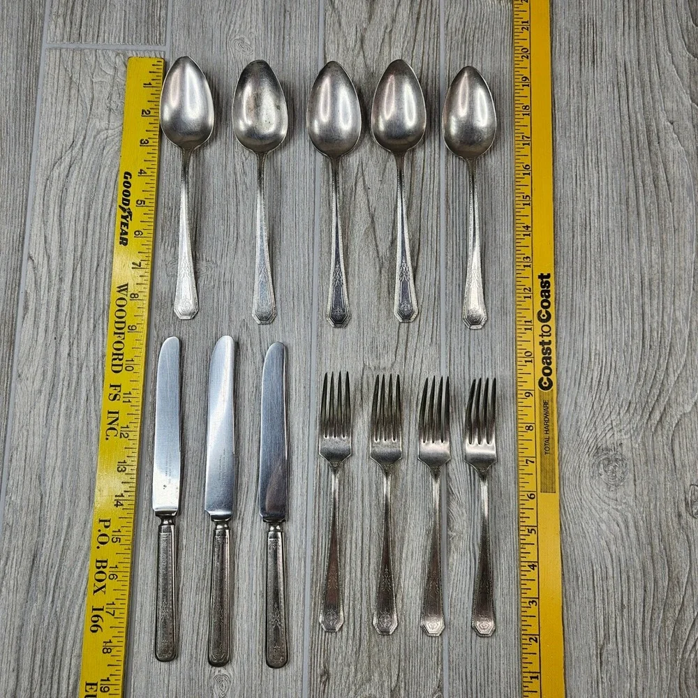 Wm Rogers Silver Anniversary AA Flatware Set 12 Pieces Spoons Forks Knives 1927
